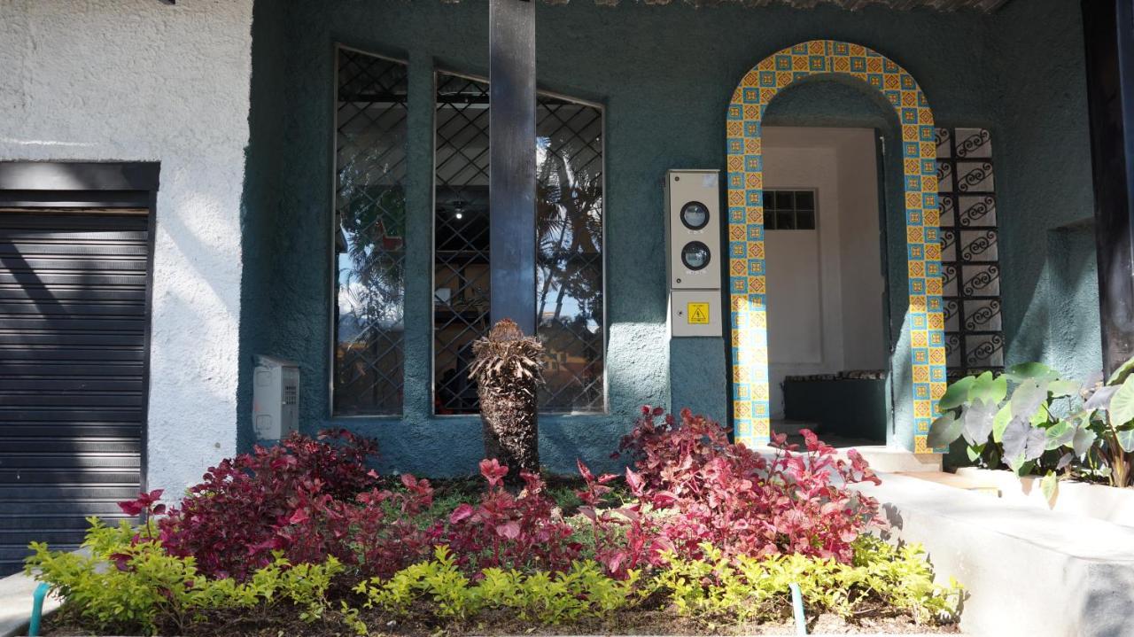 Nativo Hostel 메딜린 외부 사진